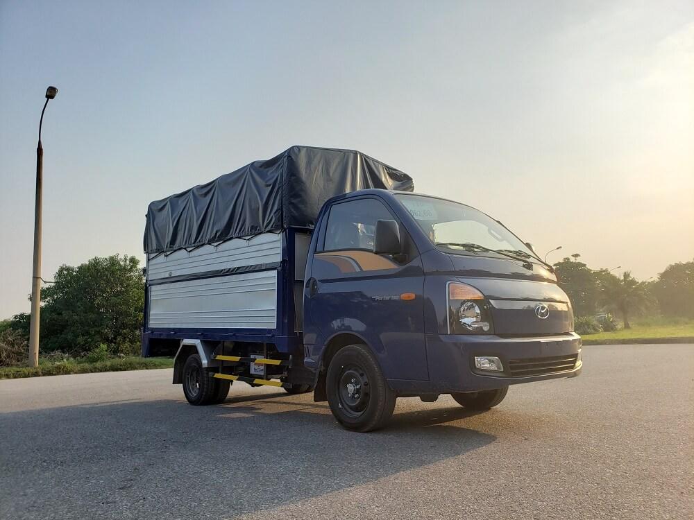 hyundai porter h150 thùng mui bạt giao xe ở nam tiến phát